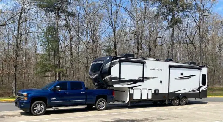 Pickup truck and fifth wheel RV