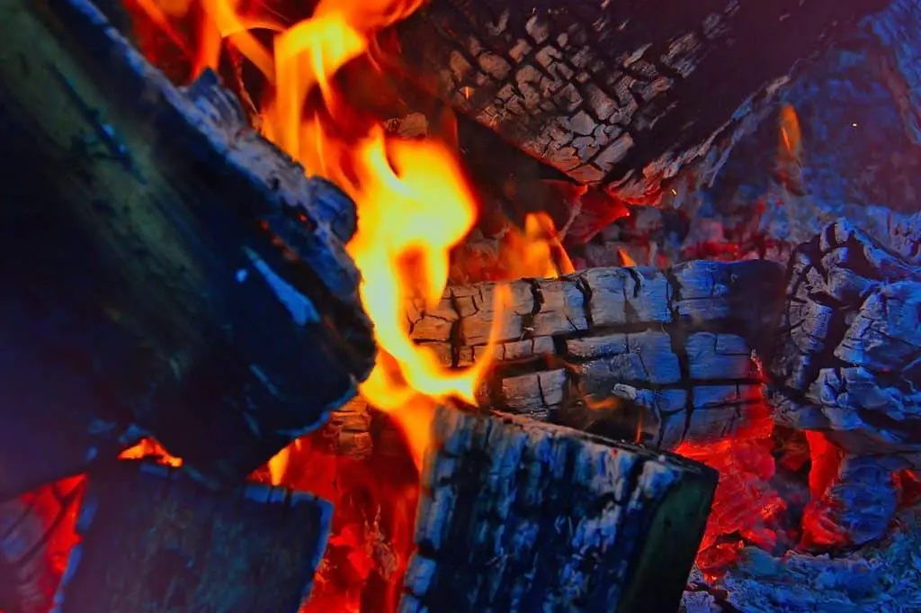 campfire closeup 